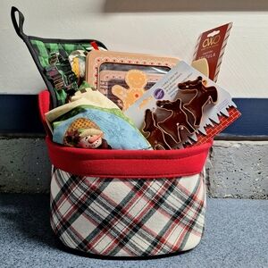 Christmas Baking Basket/Gift Set Bundle, NWT🎄